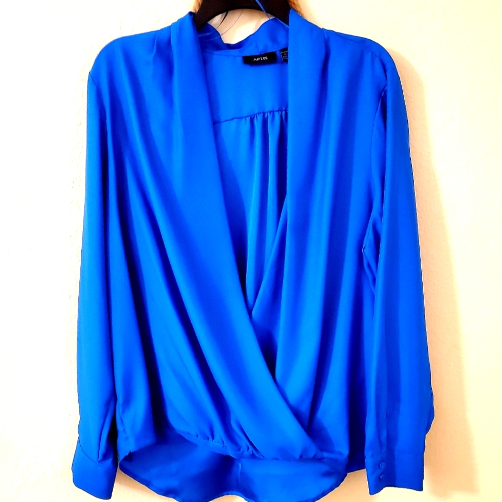 Silky long sleeve blouse bright Royal Blue color Apt. 9 New without tag